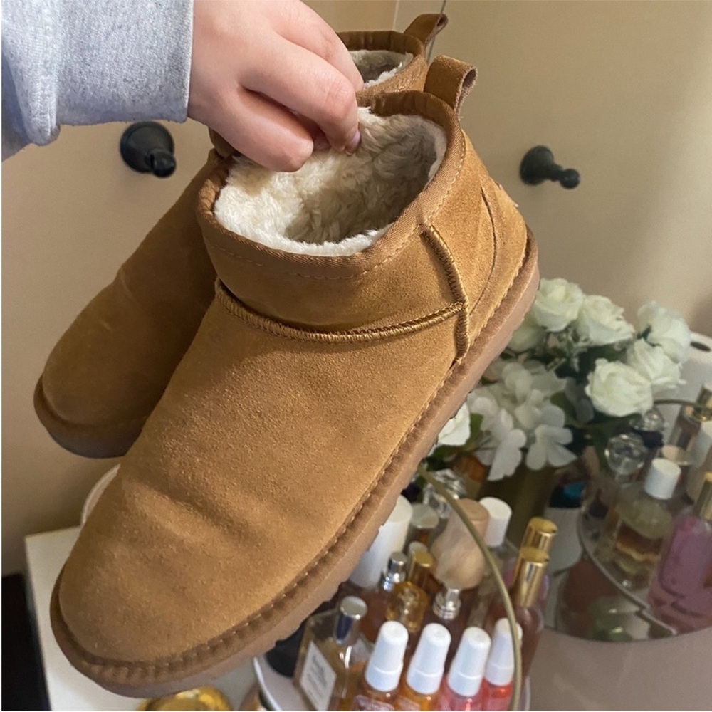 Mini uggs size 10